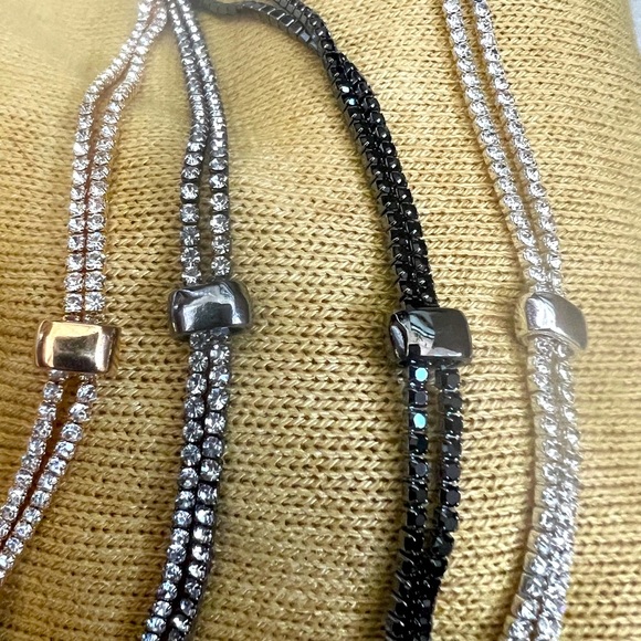 Style Eleven Jewelry - 🎉HOST PICK 🎉 GOLD Crystal Sister Lariat - very versatile